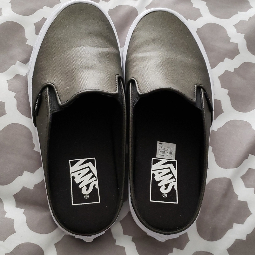Vans - Picture 3 of 7